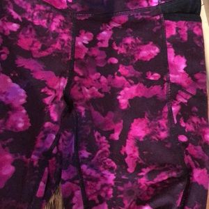 Athleta Pants - Athleta size small below knee length legging Athleta Pants - Athleta size small below knee length legging
